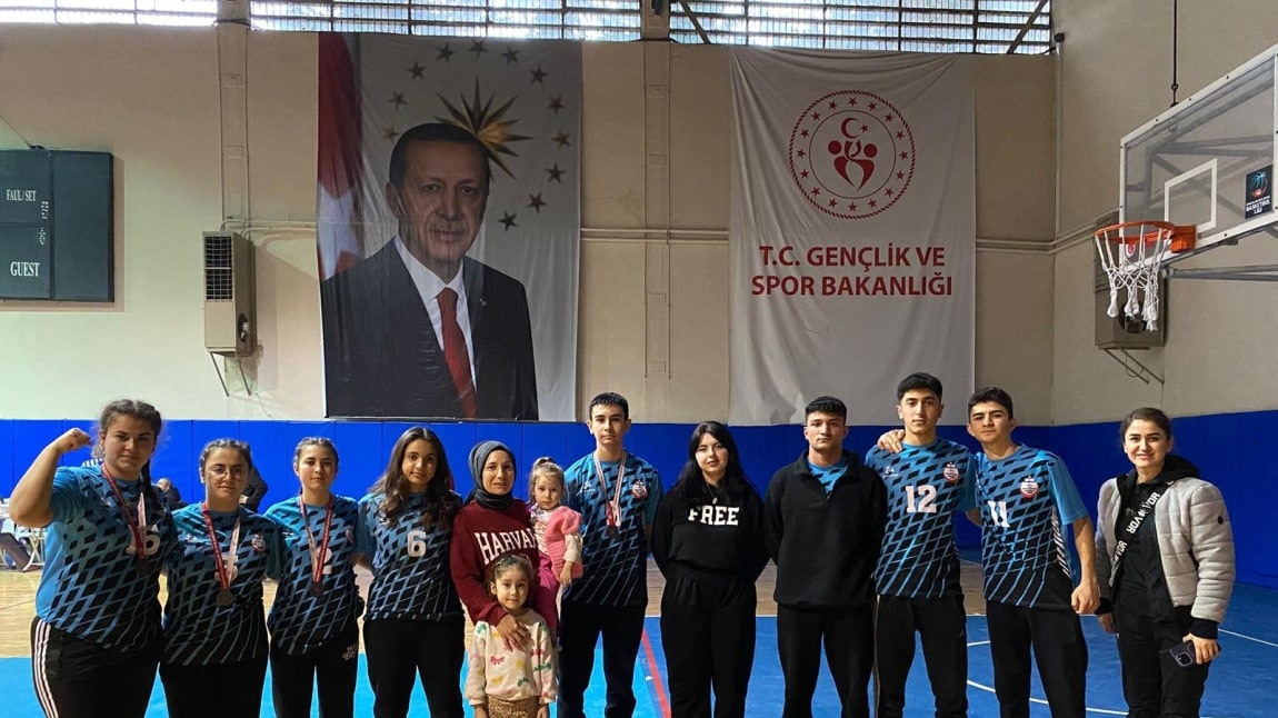 Çelik Bilekler